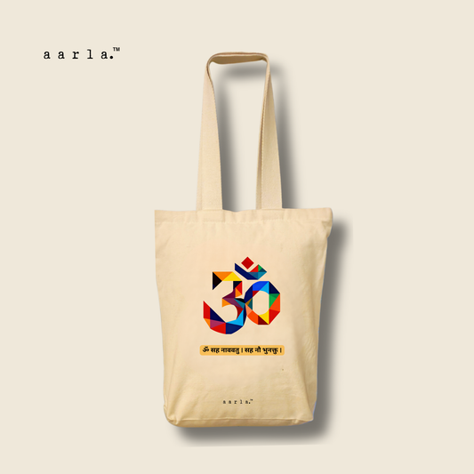 Om - Zipped Tote