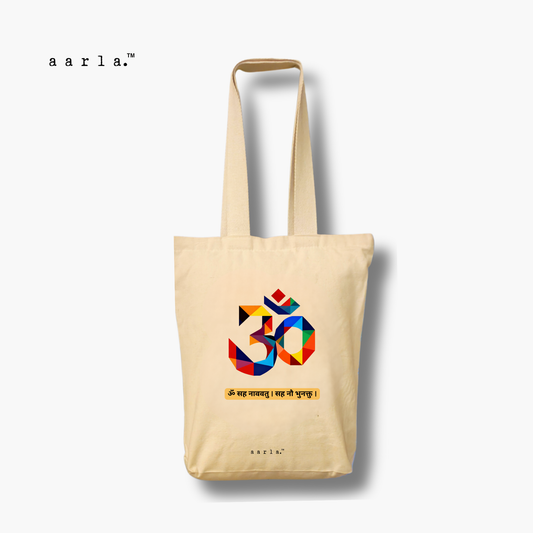 Om - Zipped Tote
